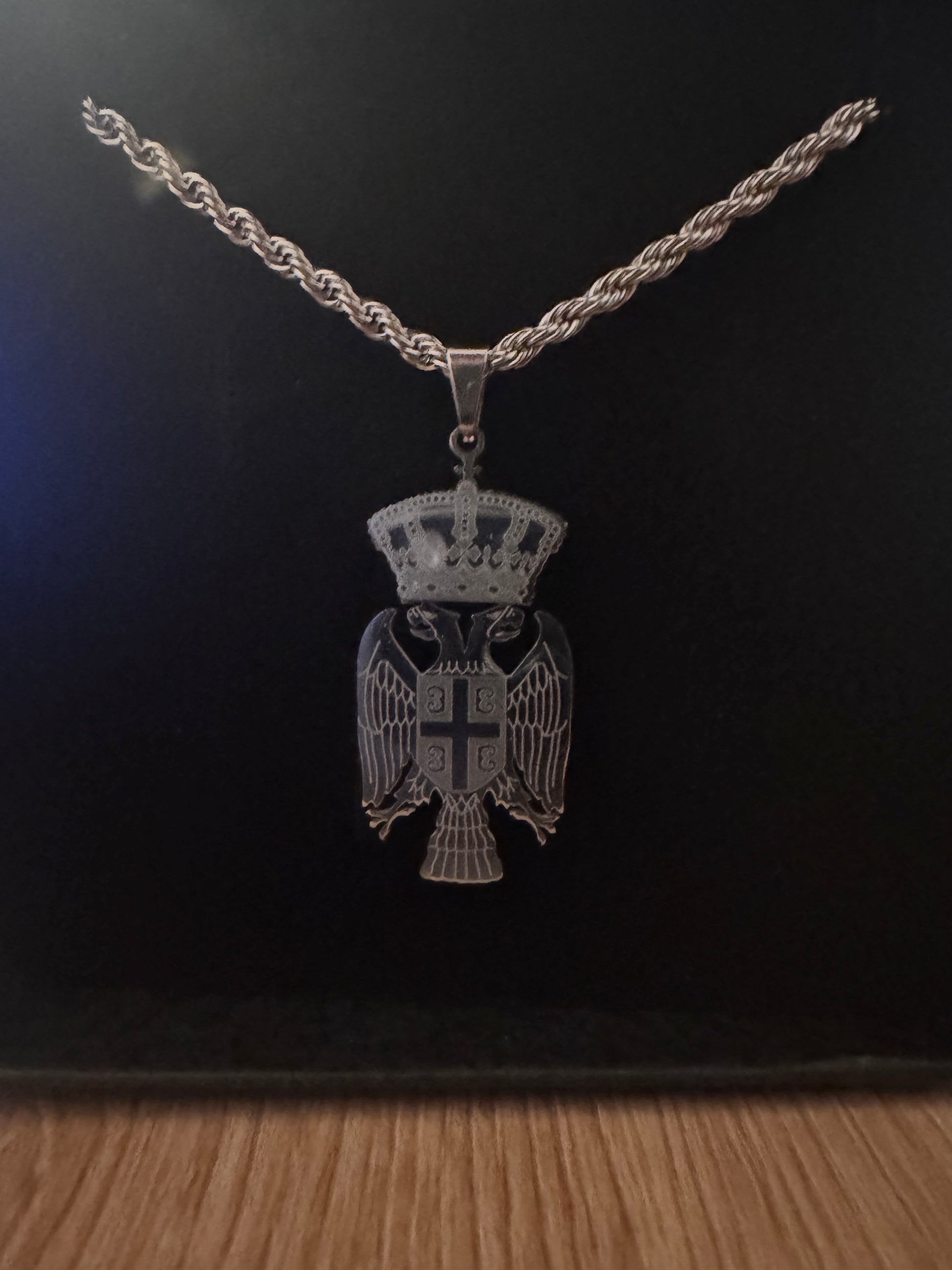 Serbien Kette große Krone